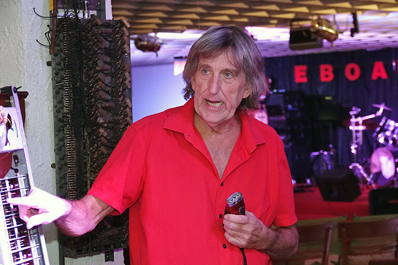 01 - ORF LANGE NACHT DER MUSEEN - GERT PRIX ERKLÄRT DIE TONERZEUGUNG EINER HAMMOND-ORGEL