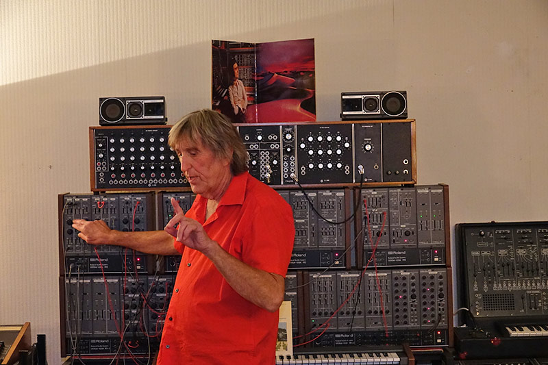05 - ORF LANGE NACHT DER MUSEEN - SYNTHESIZER ROLAND SYSTEM 100 M